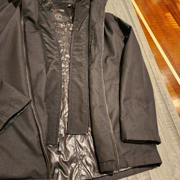 Tumi Heavy-Duty All-Weather Jacket - Picture 6 of 15
